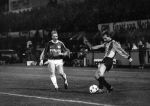 Mechelen, 1 Februari 1989
1e Wedstrijd Supercup tussen KV Mechelen-PSV, eindstand 3-0
Ronald Koeman in duel met Wim Hofkes
Foto Peter Smulders BV
