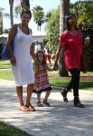 Sevilla, 19 en 20 Juni 2013
Rafel v d Vaart met zijn vriendin Sabia Boulahrouz en hun drie kinderen
Damian v d Vaart, Amaya Boulahrouz en Daamin Boulahrouz op het strand en bij hun hotel voor hun gezamelijk eerste vakantie samen.
Foto Peter Smulders BV