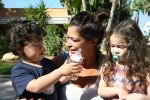 Sevilla, 19 en 20 Juni 2013
Rafel v d Vaart met zijn vriendin Sabia Boulahrouz en hun drie kinderen
Damian v d Vaart, Amaya Boulahrouz en Daamin Boulahrouz op het strand en bij hun hotel voor hun gezamelijk eerste vakantie samen.
Foto Peter Smulders BV