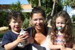 Sevilla, 19 en 20 Juni 2013
Rafel v d Vaart met zijn vriendin Sabia Boulahrouz en hun drie kinderen
Damian v d Vaart, Amaya Boulahrouz en Daamin Boulahrouz op het strand en bij hun hotel voor hun gezamelijk eerste vakantie samen.
Foto Peter Smulders BV