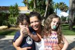 Sevilla, 19 en 20 Juni 2013
Rafel v d Vaart met zijn vriendin Sabia Boulahrouz en hun drie kinderen
Damian v d Vaart, Amaya Boulahrouz en Daamin Boulahrouz op het strand en bij hun hotel voor hun gezamelijk eerste vakantie samen.
Foto Peter Smulders BV