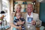 Apeldoorn 10 juni 2013
Presntatie nieuwe boek Sonja Bakker. Haar vader zoon Bram en man Jan Reus zijn daarbij aanwezig.
Peter Smulders bv