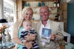 Apeldoorn 10 juni 2013
Presntatie nieuwe boek Sonja Bakker. Haar vader zoon Bram en man Jan Reus zijn daarbij aanwezig.
Peter Smulders bv