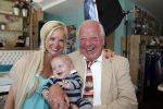 Apeldoorn 10 juni 2013
Presntatie nieuwe boek Sonja Bakker. Haar vader zoon Bram en man Jan Reus zijn daarbij aanwezig.
Peter Smulders bv