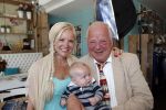 Apeldoorn 10 juni 2013
Presntatie nieuwe boek Sonja Bakker. Haar vader zoon Bram en man Jan Reus zijn daarbij aanwezig.
Peter Smulders bv