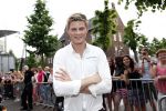 Uden 18 juni 2013
Tros Muziek feest op de markt in Uden. Tim Douwsma met Kyboe horloge
Peter Smulders bv