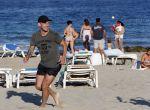 ibiza 14 juni 2013
Wesley en Rodney Sneijder aan het voetballen met Xelly en Rebecca Cabu v Kasbergen Gokhan Saki Reduan Diba en andere vrienden op het strand van Coco Beach.
Peter Smulders bv