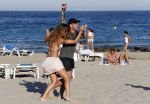 ibiza 14 juni 2013
Wesley en Rodney Sneijder aan het voetballen met Xelly en Rebecca Cabu v Kasbergen Gokhan Saki Reduan Diba en andere vrienden op het strand van Coco Beach.
Peter Smulders bv