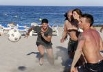 ibiza 14 juni 2013
Wesley en Rodney Sneijder aan het voetballen met Xelly en Rebecca Cabu v Kasbergen Gokhan Saki Reduan Diba en andere vrienden op het strand van Coco Beach.
Peter Smulders bv
