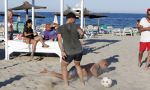 ibiza 14 juni 2013
Wesley en Rodney Sneijder aan het voetballen met Xelly en Rebecca Cabu v Kasbergen Gokhan Saki Reduan Diba en andere vrienden op het strand van Coco Beach.
Peter Smulders bv