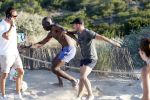 ibiza 14 juni 2013
Wesley en Rodney Sneijder aan het voetballen met Xelly en Rebecca Cabu v Kasbergen Gokhan Saki Reduan Diba en andere vrienden op het strand van Coco Beach.
Peter Smulders bv