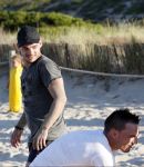 ibiza 14 juni 2013
Wesley en Rodney Sneijder aan het voetballen met Xelly en Rebecca Cabu v Kasbergen Gokhan Saki Reduan Diba en andere vrienden op het strand van Coco Beach.
Peter Smulders bv