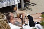 ibiza 15 juni 2013
Wesley Sneijder en Yolanthe Sneijder Cabau met Rodney Reduan en Jalal Diba en vrienden bij tropicana beach.
Peter Smulders bv