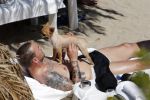 ibiza 15 juni 2013
Wesley Sneijder en Yolanthe Sneijder Cabau met Rodney Reduan en Jalal Diba en vrienden bij tropicana beach.
Peter Smulders bv