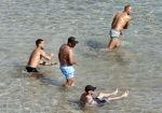 ibiza 15 juni 2013
Wesley Sneijder en Yolanthe Sneijder Cabau met Rodney Reduan en Jalal Diba en vrienden bij tropicana beach.
Peter Smulders bv