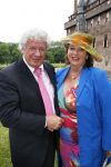 Haarzuilens 12 juni 2013
Haringparty op kasteel de Haar in Haarzuilens. Willibrord Frequin met vriendin
Peter Smulders bv