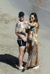 ibiza 15 juni 2013
Wesley Sneijder en Yolanthe Sneijder Cabau met Rodney Reduan en Jalal Diba en vrienden bij tropicana beach.
Peter Smulders bv