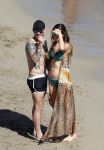 ibiza 15 juni 2013
Wesley Sneijder en Yolanthe Sneijder Cabau met Rodney Reduan en Jalal Diba en vrienden bij tropicana beach.
Peter Smulders bv