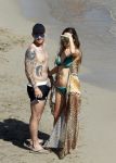 ibiza 15 juni 2013
Wesley Sneijder en Yolanthe Sneijder Cabau met Rodney Reduan en Jalal Diba en vrienden bij tropicana beach.
Peter Smulders bv