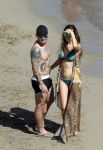 ibiza 15 juni 2013
Wesley Sneijder en Yolanthe Sneijder Cabau met Rodney Reduan en Jalal Diba en vrienden bij tropicana beach.
Peter Smulders bv