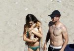 ibiza 15 juni 2013
Wesley Sneijder en Yolanthe Sneijder Cabau met Rodney Reduan en Jalal Diba en vrienden bij tropicana beach.
Peter Smulders bv