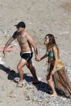 ibiza 15 juni 2013
Wesley Sneijder en Yolanthe Sneijder Cabau met Rodney Reduan en Jalal Diba en vrienden bij tropicana beach.
Peter Smulders bv