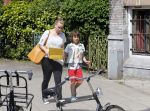 Amsterdam 18 juni 2013
Zangeres Anouk met haar zoon bij hun huis waar verbouwd wordt. Er wordt een nieuwe fundering gemaakt omdat de oude niet meer goed was.
Peter Smulders bv