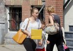 Amsterdam 18 juni 2013
Zangeres Anouk met haar zoon bij hun huis waar verbouwd wordt. Er wordt een nieuwe fundering gemaakt omdat de oude niet meer goed was.
Peter Smulders bv