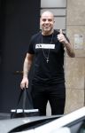 Amsterdam 21 juni 2016
Andy v d Mweyde op de pc hooftstraat met een shirt van 10official aan. (Merk van Rodney Sneijder)