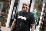 Amsterdam 21 juni 2016
Andy v d Mweyde op de pc hooftstraat met een shirt van 10official aan. (Merk van Rodney Sneijder)
