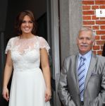 Belgie 16 juni 2016
Een zwangere Belle Perez trouwt met Wouter van der Horst. De ouders zijn natuurlijk ook aanwezig.