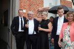 Belgie 16 juni 2016
Een zwangere Belle Perez trouwt met Wouter van der Horst. De ouders zijn natuurlijk ook aanwezig.