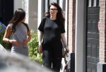 Amsterdam 6 juni 2016
Carice v Houten zwanger op terras en aan het winkelen bij vitaminstore.