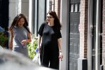 Amsterdam 6 juni 2016
Carice v Houten zwanger op terras en aan het winkelen bij vitaminstore.