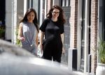 Amsterdam 6 juni 2016
Carice v Houten zwanger op terras en aan het winkelen bij vitaminstore.