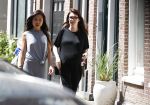 Amsterdam 6 juni 2016
Carice v Houten zwanger op terras en aan het winkelen bij vitaminstore.