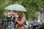 Amsterdam 21 juni 2016 
Claudia de Breij met haar vriendin Jessica v Geel op de pc hooftstraat