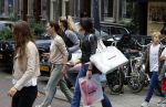 Amsterdam 22 juni 2016 
Danielle Oerlemans met allemaal kinderen in amsterdam zuid