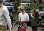 Amsterdam 22 juni 2016 
Danielle Oerlemans met allemaal kinderen in amsterdam zuid