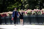 Amsterdam 22 juni 2016 
Zanger Dotan harpenau met (een) vriendin  in amsterdam zuid