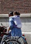 Amsterdam 9 juni 2016 
Edsilia Rombley met dochter in haar nek
