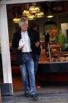 Amsterdam 13 juni 2016
Hans v Willigenburg laat zijn hond uit.