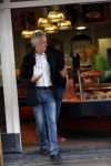 Amsterdam 13 juni 2016
Hans v Willigenburg laat zijn hond uit.