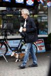 Amsterdam 13 juni 2016
Hans v Willigenburg laat zijn hond uit.