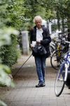 Amsterdam 13 juni 2016
Hans v Willigenburg laat zijn hond uit.