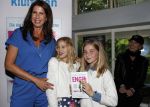 Amsterdam 20 juni 2016
Boekpresentatie Isa Hoes en Vlinder Kmaerling in het blauwe theehuis in het vondelpark.