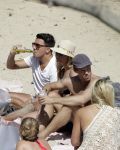 ibiza 27 juni 2016 
Stranddag van Nick en Kirsten Schilder de dag na hun trouwen bij el chirinquito.
Aanwezig oa Jan en Liza Smit Simon en Annemarie Keizer Jaap Kwakman met vriendin Aloys Buys met vriendin Jaap Reesema