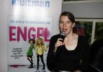 Amsterdam 20 juni 2016
Boekpresentatie Isa Hoes en Vlinder Kmaerling in het blauwe theehuis in het vondelpark. uitgeefster van Kluitman