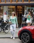 Amsterdam 22 juni 2016
Lieke v Lexmond heeft zich laten verwennen in de spa op de cornelis schuytstraat. Lieke trouwt komend weekend in italie.