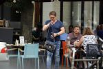 Amsterdam 7 juni 2016
Martijn Krabbe en zijn vriendin Noi Pakon op terras bij Loetje.